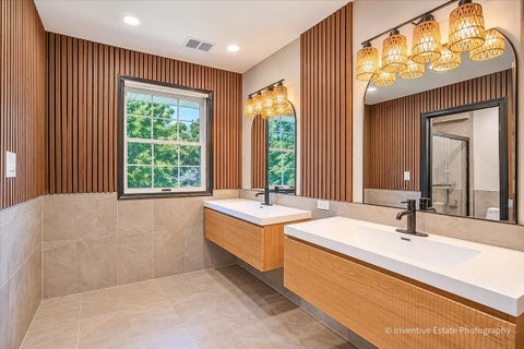 Tiny photo for 7 Willow Bay Drive, South Barrington, IL 60010 (MLS # 12777904)