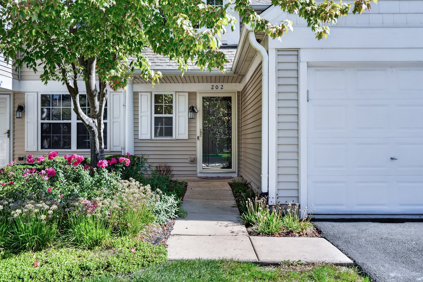 2903 Bartlett Court 202