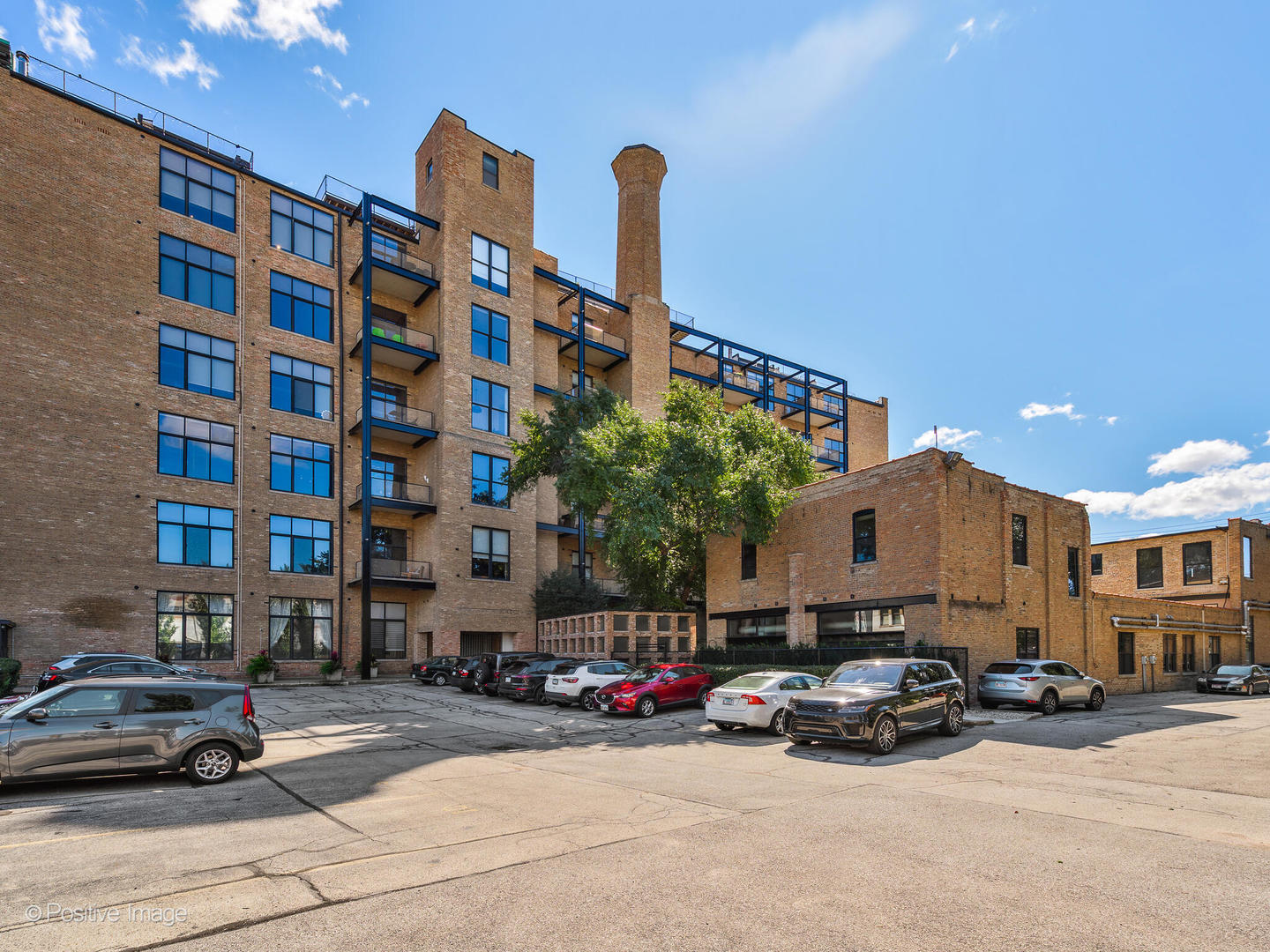 1872 N Clybourn Avenue 113