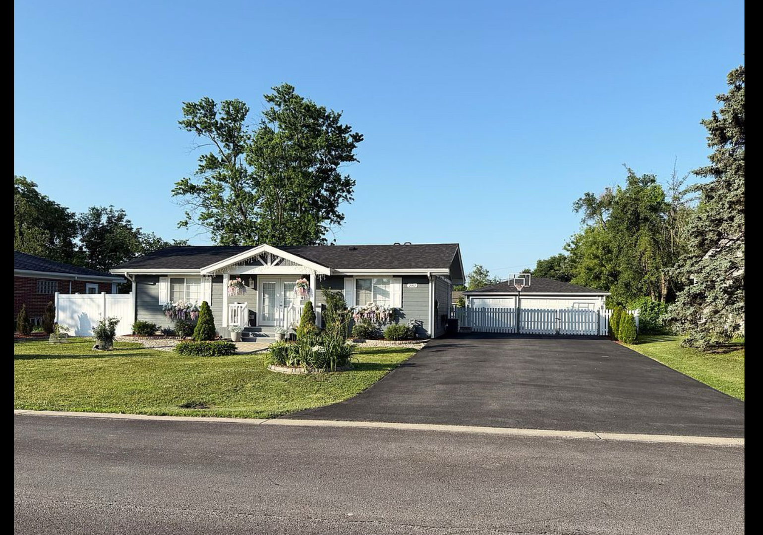 17W287 Stillwell Road