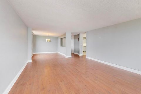 Tiny photo for 2000 Saint Regis Drive #3G, Lombard, IL 60148 (MLS # 12594046)