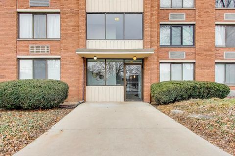 Tiny photo for 2000 Saint Regis Drive #3G, Lombard, IL 60148 (MLS # 12594046)