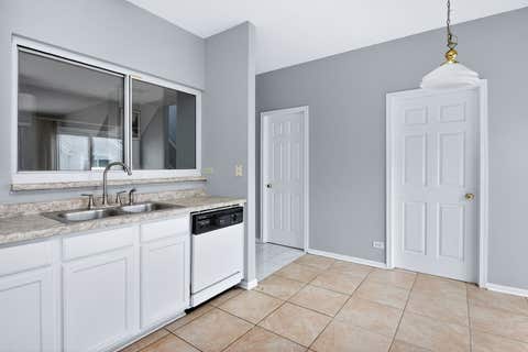 Tiny photo for 1114 Andover Court, Glendale Heights, IL 60139 (MLS # 12689604)
