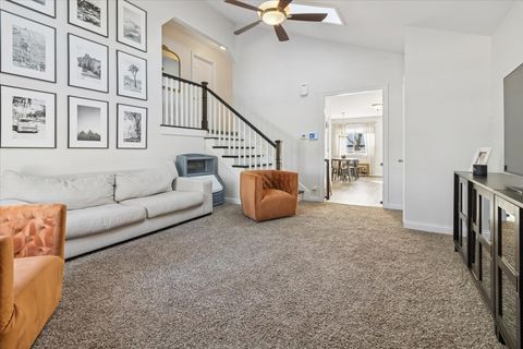 Tiny photo for 27W585 Galusha Avenue, Warrenville, IL 60555 (MLS # 12558502)