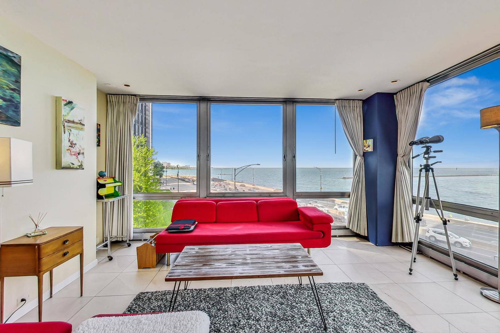 880 N Lake Shore Drive 3A