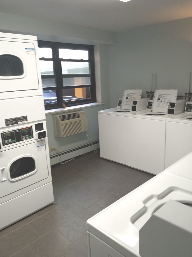 540 W Roscoe Street 288