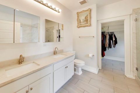 Tiny photo for 7015 N Sheridan Road, Chicago, IL 60626 (MLS # 12601387)