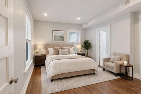Tiny photo for 7015 N Sheridan Road, Chicago, IL 60626 (MLS # 12601387)