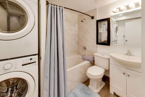 Tiny photo for 7015 N Sheridan Road, Chicago, IL 60626 (MLS # 12601387)