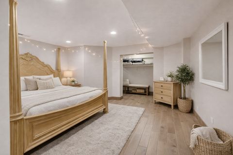 Tiny photo for 7015 N Sheridan Road, Chicago, IL 60626 (MLS # 12601387)