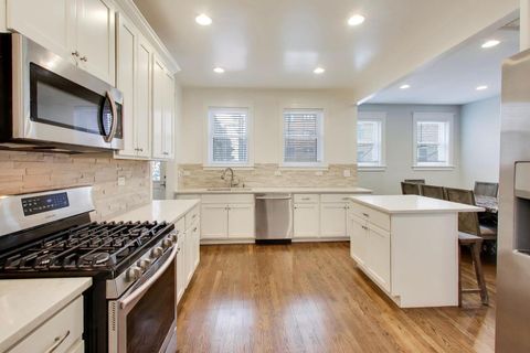 Tiny photo for 7015 N Sheridan Road, Chicago, IL 60626 (MLS # 12601387)