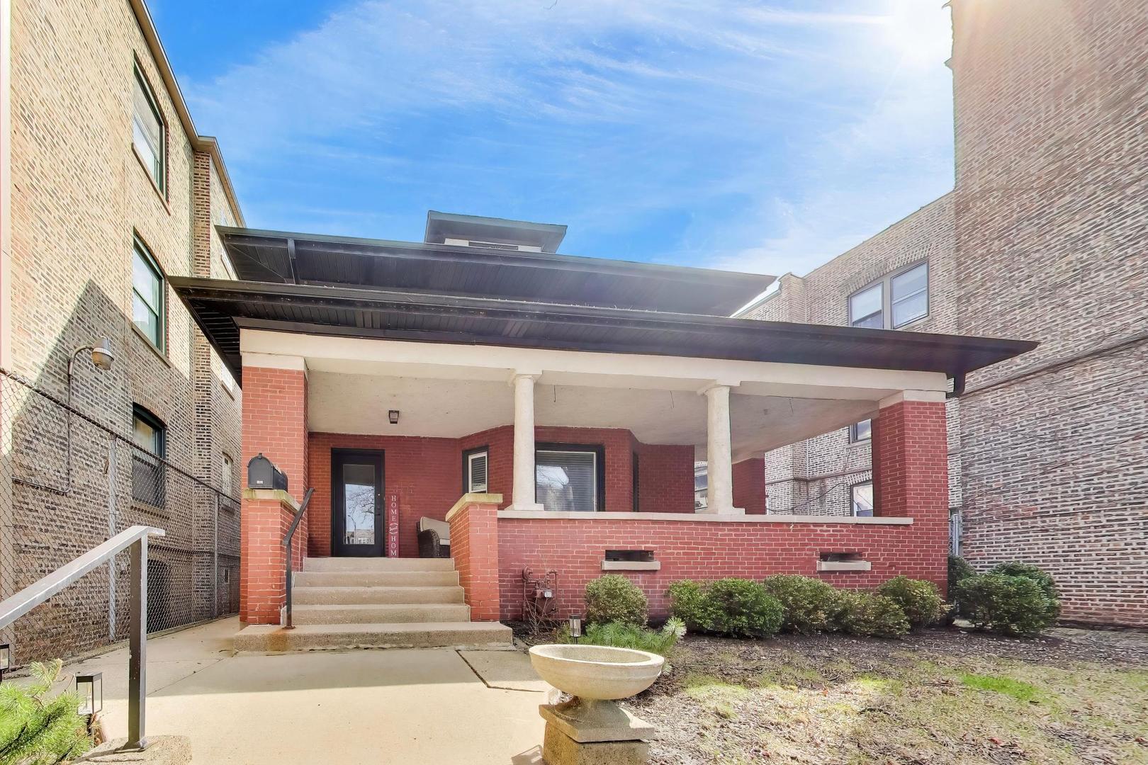 7015 N Sheridan Road