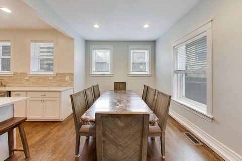 Tiny photo for 7015 N Sheridan Road, Chicago, IL 60626 (MLS # 12601387)