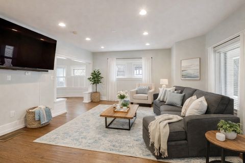Tiny photo for 7015 N Sheridan Road, Chicago, IL 60626 (MLS # 12601387)