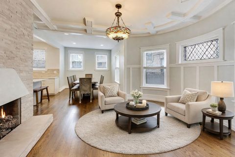 Tiny photo for 7015 N Sheridan Road, Chicago, IL 60626 (MLS # 12601387)