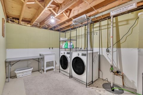 Tiny photo for 5332 31st Avenue Court, Moline, IL 61265 (MLS # 12602518)