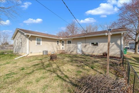 Tiny photo for 5332 31st Avenue Court, Moline, IL 61265 (MLS # 12602518)