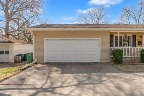 Tiny photo for 5332 31st Avenue Court, Moline, IL 61265 (MLS # 12602518)