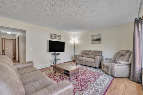 Tiny photo for 5332 31st Avenue Court, Moline, IL 61265 (MLS # 12602518)