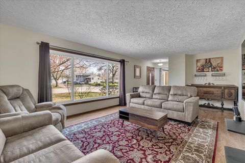 Tiny photo for 5332 31st Avenue Court, Moline, IL 61265 (MLS # 12602518)