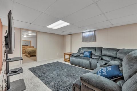 Tiny photo for 5332 31st Avenue Court, Moline, IL 61265 (MLS # 12602518)