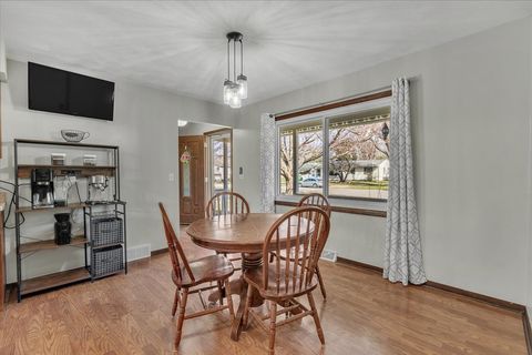 Tiny photo for 5332 31st Avenue Court, Moline, IL 61265 (MLS # 12602518)