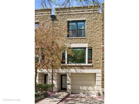 Photo of 1622 N Mohawk Street #B, Chicago, IL 60614 (MLS # 12624928)