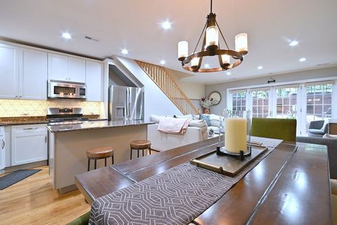 Tiny photo for 3338 N DAMEN Avenue #1, Chicago, IL 60618 (MLS # 12633838)