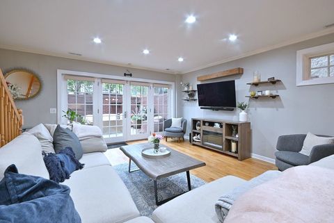 Tiny photo for 3338 N DAMEN Avenue #1, Chicago, IL 60618 (MLS # 12633838)
