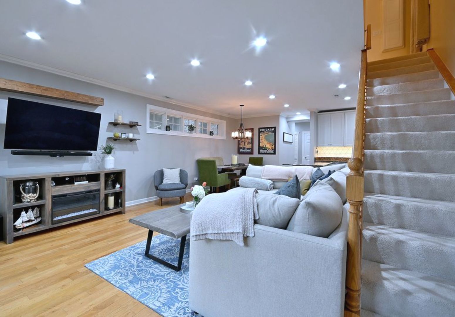 3338 N DAMEN Avenue 1