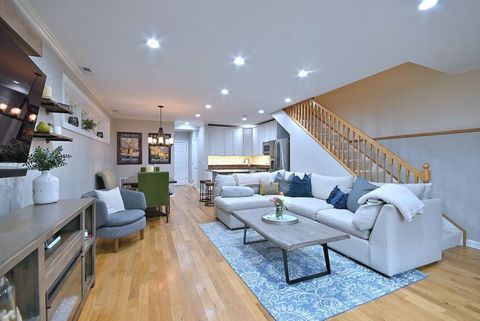 Tiny photo for 3338 N DAMEN Avenue #1, Chicago, IL 60618 (MLS # 12633838)