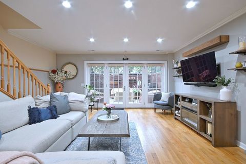 Tiny photo for 3338 N DAMEN Avenue #1, Chicago, IL 60618 (MLS # 12633838)