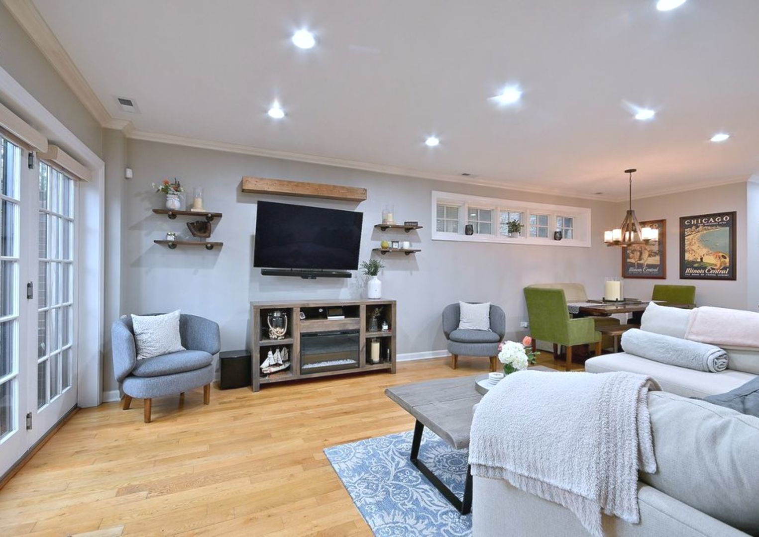 3338 N DAMEN Avenue 1