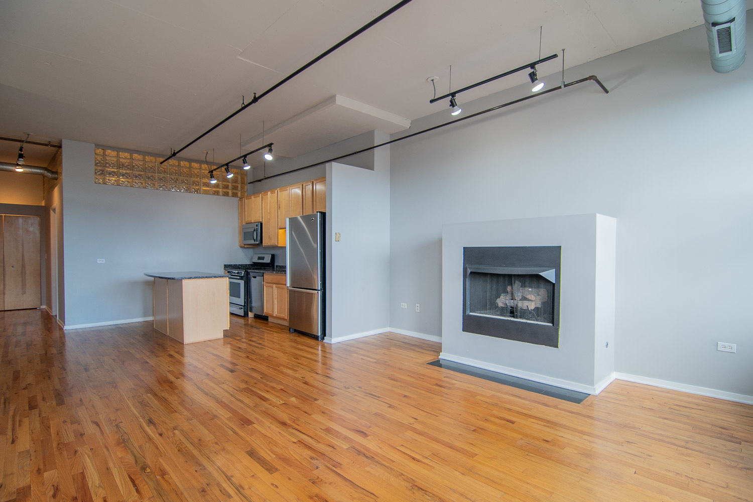 6 S Laflin Street 808