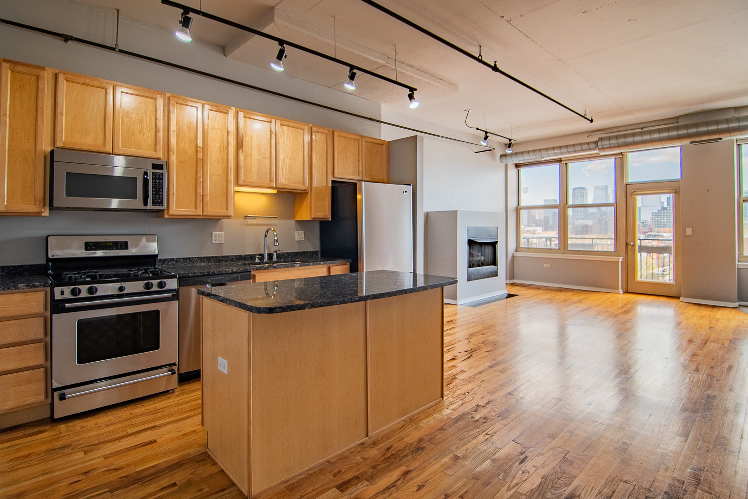 6 S Laflin Street 808