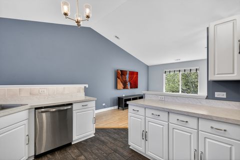 Tiny photo for 3314 Blue Ridge Drive #3314, Carpentersville, IL 60110 (MLS # 12627076)