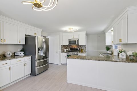 Tiny photo for 16010 Dobson Avenue, South Holland, IL 60473 (MLS # 12383220)