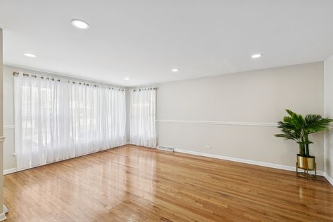 Tiny photo for 16010 Dobson Avenue, South Holland, IL 60473 (MLS # 12383220)