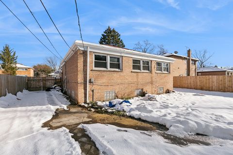 Tiny photo for 16010 Dobson Avenue, South Holland, IL 60473 (MLS # 12383220)