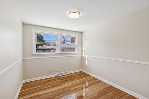 Tiny photo for 16010 Dobson Avenue, South Holland, IL 60473 (MLS # 12383220)