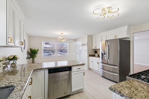 Tiny photo for 16010 Dobson Avenue, South Holland, IL 60473 (MLS # 12383220)