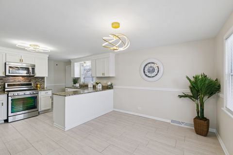 Tiny photo for 16010 Dobson Avenue, South Holland, IL 60473 (MLS # 12383220)