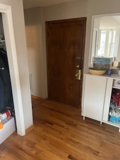 901 W DAKIN Street 2E