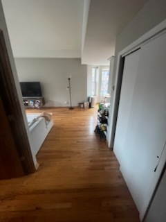 901 W DAKIN Street 2E