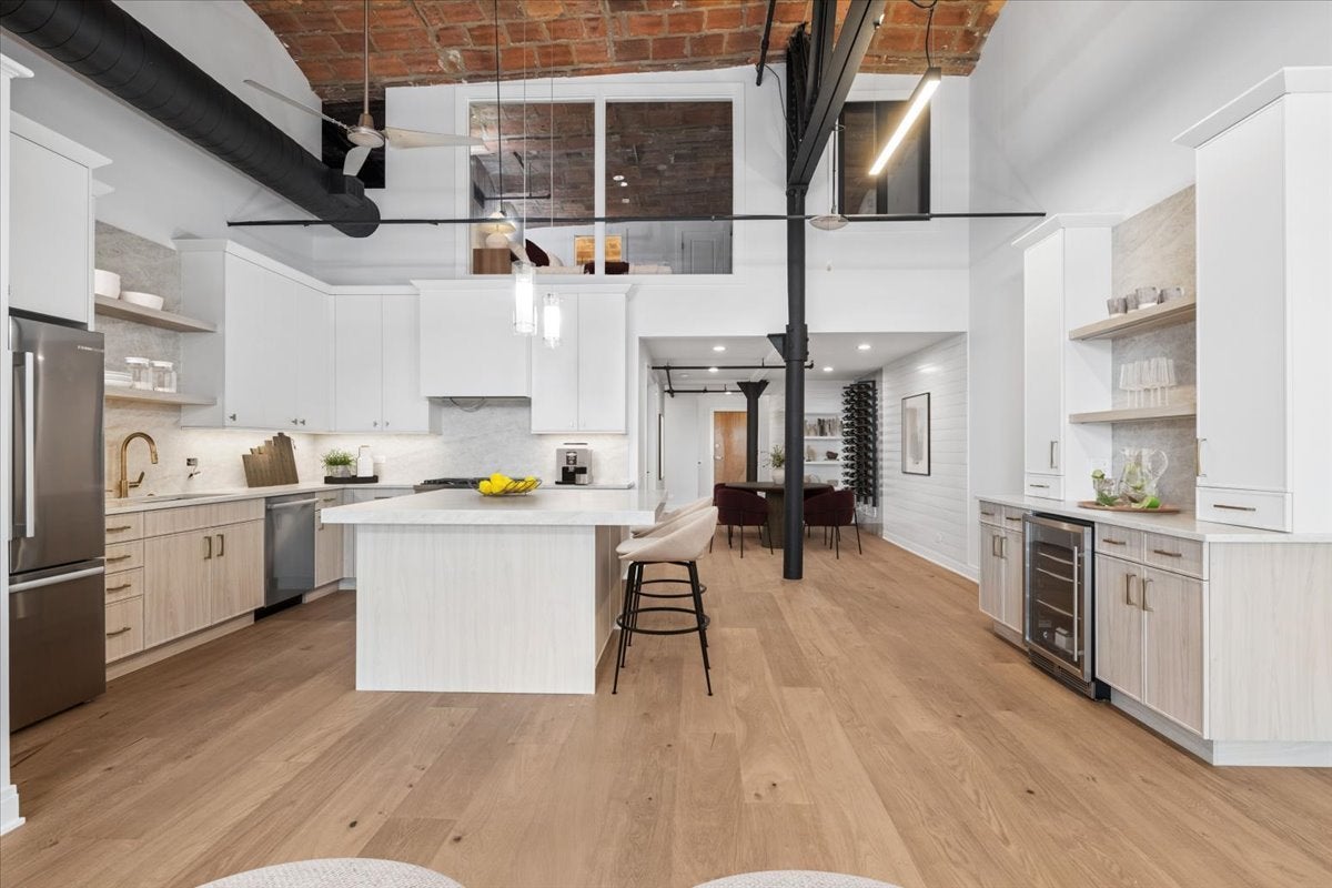 1000 W WASHINGTON Boulevard 517
