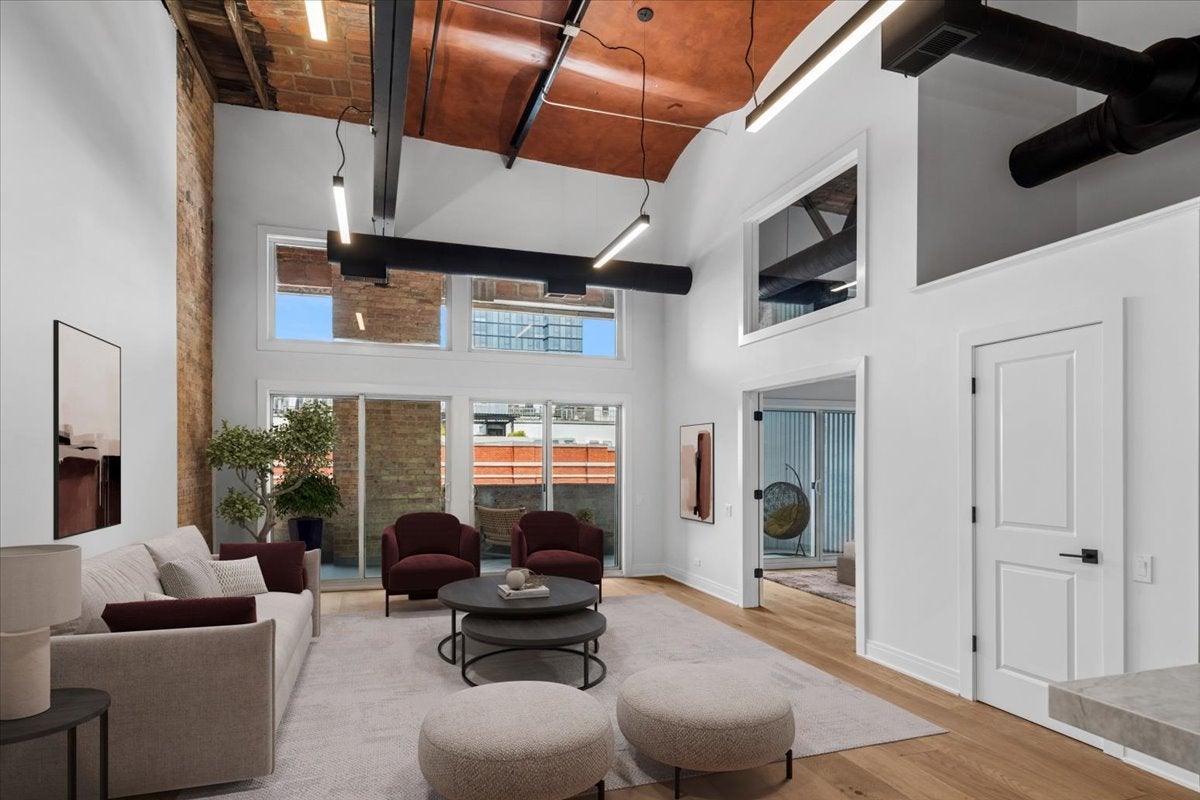1000 W WASHINGTON Boulevard 517