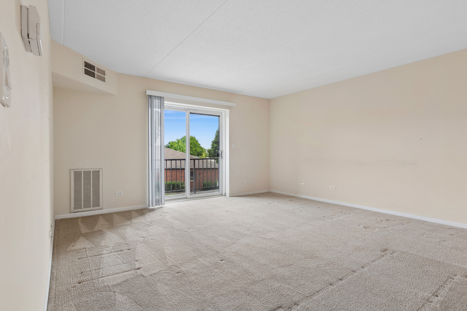 Properties 1 1 Bloomingdale Place 220