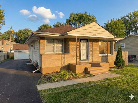 Photo of 37684 N Sheridan Road, Beach Park, IL 60087 (MLS # 12525238)