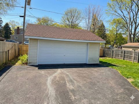 Tiny photo for 37684 N Sheridan Road, Beach Park, IL 60087 (MLS # 12525238)