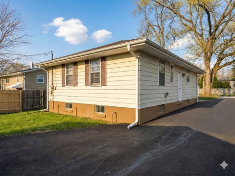 Tiny photo for 37684 N Sheridan Road, Beach Park, IL 60087 (MLS # 12525238)